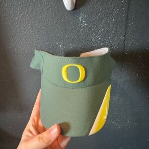 Nike Oregon Ducks Green Visor with Yellow Oregon Logo